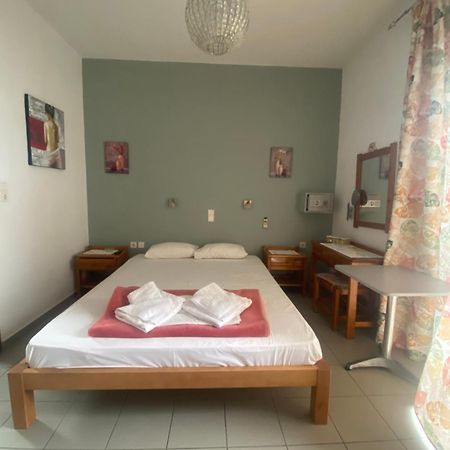 Adamas Rooms Palaiochora Bagian luar foto