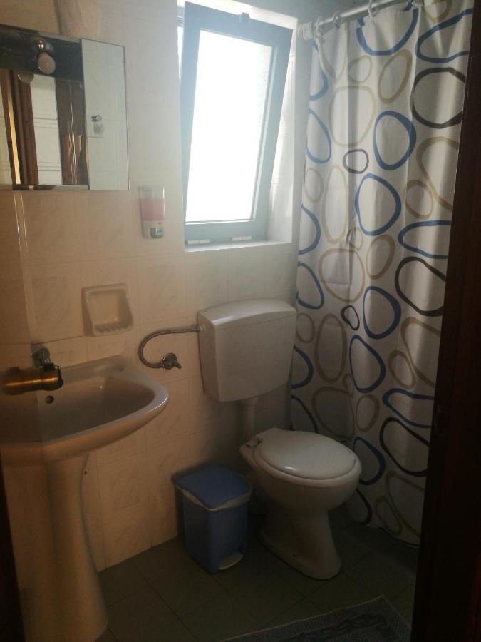 Adamas Rooms Palaiochora Bagian luar foto